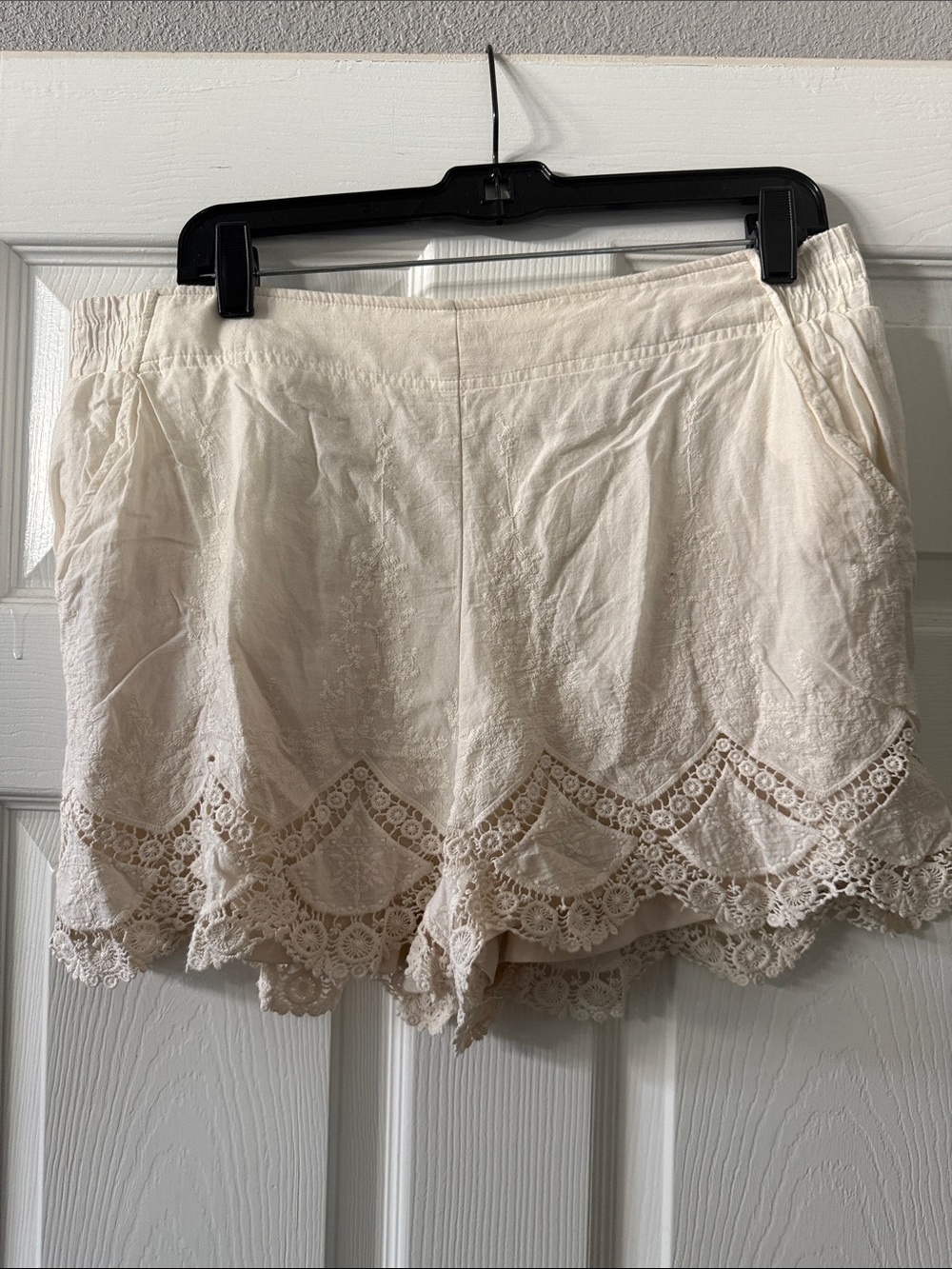 Xhilaration Cream Lace-Trim High Waist Women’s Shorts